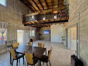 Μια τηλεόραση ή/και κέντρο ψυχαγωγίας στο Casa hospedaje temporal con juegos Tío Nico 2 +14 φωτογραφίες