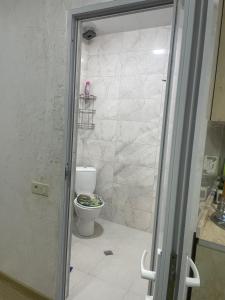IR Guest House的一间浴室