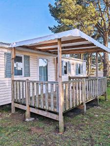 Gallery image of Cosy Lili - Mobilhome RESPIRO - Pleine nature, plage à 250mn in Damgan