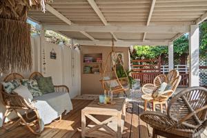 Predel za sedenje v nastanitvi Casa Bohemian Curacao
