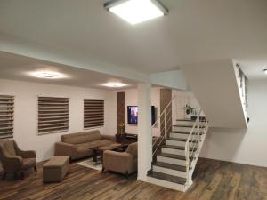 Χώρος καθιστικού στο Villa Orhan
