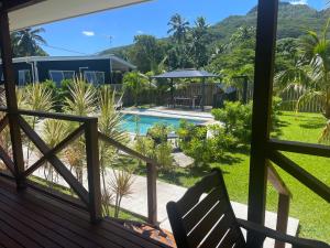 Bazén v ubytování Palm Tree Villas nebo v jeho okolí
