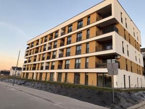 an apartment building on the side of a street at Apartament Zielony Taras in Zgorzelec