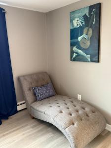 Afbeelding uit fotogalerij van Private Modern 2 Bedroom Gem in Lindenhurst