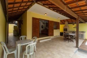 Η κουζίνα ή μικρή κουζίνα στο Casa com Área Gourmet e Piscina em Búzios | Céu 27