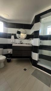 Un baño de Edificio Bay Point Apartmento 307