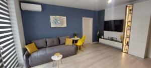 Μια τηλεόραση ή/και κέντρο ψυχαγωγίας στο Campeador Deluxe - Free Parking