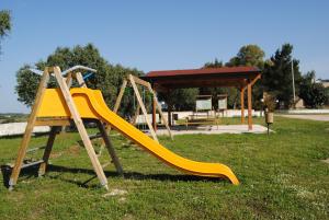 Sân chơi trẻ em tại Agriturismo Il Rifugio