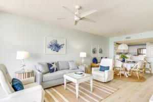 Istumisnurk majutusasutuses Gulf Views! 9th-Floor Majestic Beach Resort Condo