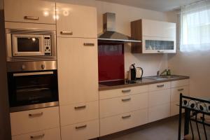 A kitchen or kitchenette at Studio 1 1/2