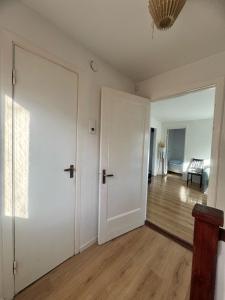 Gallery image of Premium Workers Home 10 bedrooms Near Volvo in Kornhall