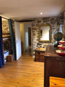 Galeriebild der Unterkunft Les pentes du chateau de Retourtour in Lamastre