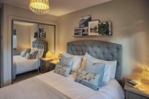 Ένα ή περισσότερα κρεβάτια σε δωμάτιο στο Luxury Apartment Alford Aberdeenshire