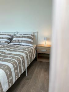 Apartments Linden Tree客房内的一张或多张床位