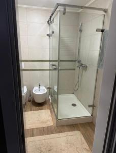 Ένα μπάνιο στο Central Double Budget Room Бюджетная комната для двоих в центре