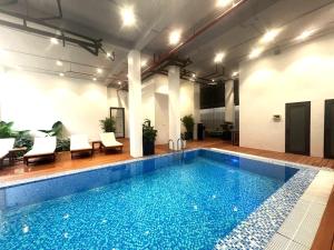 C-Hotel内部或周边的泳池