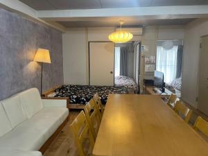 Fukuoka Condominium的休息区