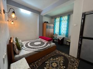 Gallery image of Hill Side Sharma Homestay in Darjeeling +14 photos