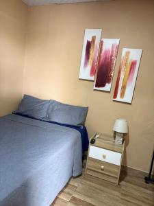 Voodi või voodid majutusasutuse Apartamento estudio toas