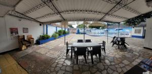 Bassein majutusasutuses Hotel Guaipa Melgar või selle lähedal