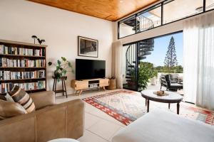 Ảnh trong thư viện ảnh của Beachfront Bliss with Ocean Views ở Mudjimba