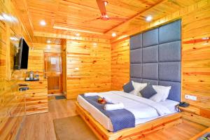 Foto sihtkohas Manāli asuva majutusasutuse !!! Hotel The Nirvana Hills By Hotel Manu !!! A Luxury Stay With Mountain View!!!Couple Friendly!!! Balcony Rooms!!!Open Terrace With 360 View!!! galeriist