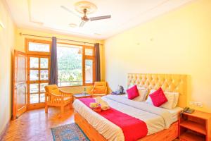 Foto sihtkohas Manāli asuva majutusasutuse !!! Hotel The Nirvana Hills By Hotel Manu !!! A Luxury Stay With Mountain View!!!Couple Friendly!!! Balcony Rooms!!!Open Terrace With 360 View!!! galeriist