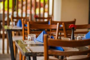 Restoran või mõni muu söögikoht majutusasutuses Whaleshark Beach