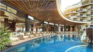Бассейн в Amiana Resort Cam Ranh или поблизости