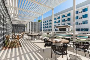 Balkón nebo terasa v ubytování Cambria Hotel Waco University Riverfront