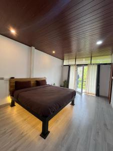 Una cama o camas en una habitación de Skyvue resorts