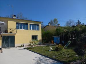 Κήπος έξω από το Le petit Appartement