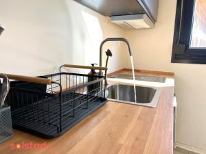 Kuchyň nebo kuchyňský kout v ubytování The Cheapest Flat in Town - By Solstad