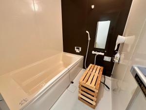 Un baño de New to villa