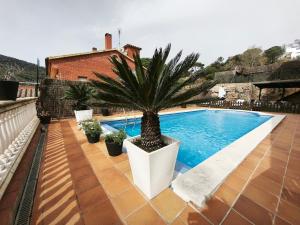 Πισίνα στο ή κοντά στο Luxury Villa in Vallromanes - Mountain Views, Pool, Close to Barcelona and the Beach