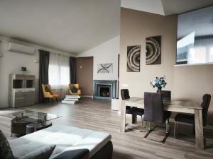 Χώρος καθιστικού στο Luxury Villa in Vallromanes - Mountain Views, Pool, Close to Barcelona and the Beach