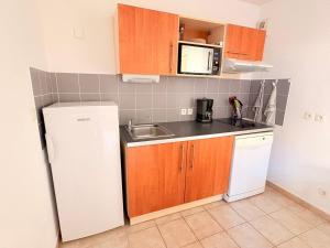 Η κουζίνα ή μικρή κουζίνα στο Le Soleil de Nyons +15 φωτογραφίες