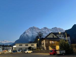 Splošen pogled na gorovje oz. razgled na gore, ki ga ponuja motel