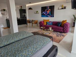 Televízia a/alebo spoločenská miestnosť v ubytovaní Apartamento Pepi Puerto (Adults Only)