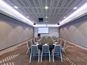 Бізнес-центр і / або конференц-зал в Pullman Adelaide