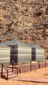 Fotografie z fotogalerie ubytování RUM GOLDEN DUNE lUXURY RESORT v destinaci Wadi Rum