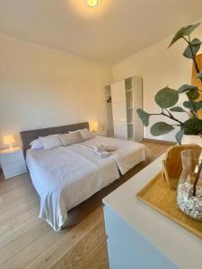 Posteľ alebo postele v izbe v ubytovaní Modern flat and private attic close to beach