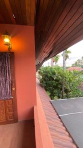 ระเบียงหรือลานระเบียงของ Coastal Lodge Bang saray