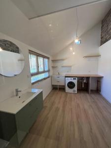 Køkken eller tekøkken på Maison familiale au cœur du golf de Cornouaille + 48 billeder