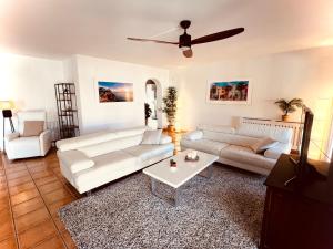 Χώρος καθιστικού στο 3-bedroom villa with pool in quiet area on Costa Blanca for longer term rental +37 φωτογραφίες