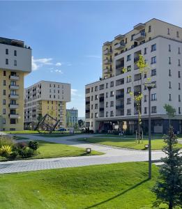 Budova, kde se apartmán nachází + 60 fotografií