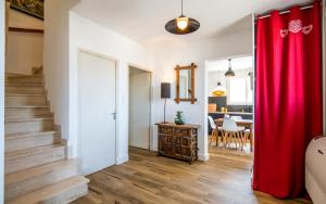 Fotografie z fotogalerie ubytování La Casa Lucas - Clim, Wifi, Lits XL, Jardin & Lac v destinaci Salles-Curan + 10 fotografií