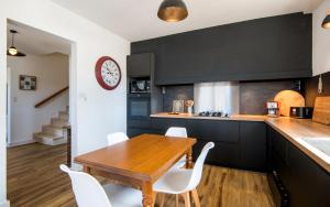 Fotografie z fotogalerie ubytování La Casa Lucas - Clim, Wifi, Lits XL, Jardin & Lac v destinaci Salles-Curan