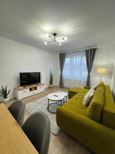 Μια τηλεόραση ή/και κέντρο ψυχαγωγίας στο Central View Apartment