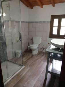 A bathroom at Casa Rural La Maquinilla